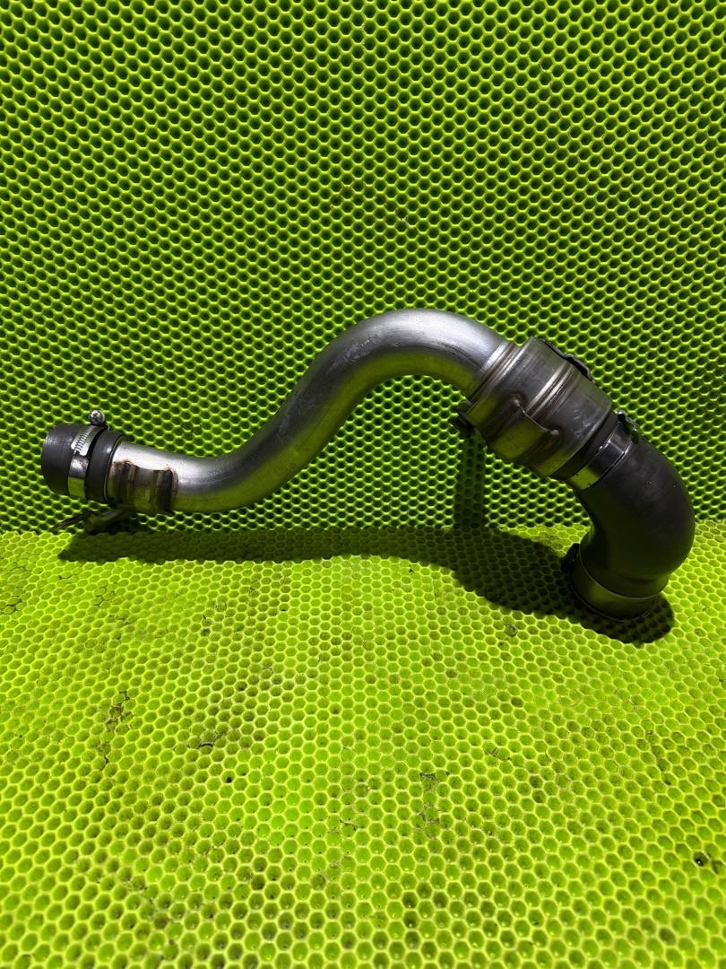 патрубок интеркулера Renault Trafic 3 поколение 2017, 1.6 л., R9M 450, дизель, 144603145R, 144603145 - фото №1