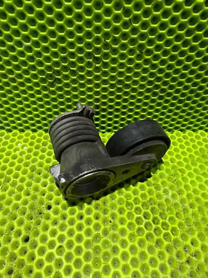 натяжитель Volvo S60 2 поколение 2012, 2.5 л., бензин, 31251654 - фото №1