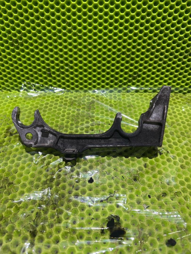 кронштейн воздушного фильтра Mercedes-Benz E-Класс W212/S212/C207/A207 2009, 2.1 л., дизель, 6510940127, A6510940127 - фото №1