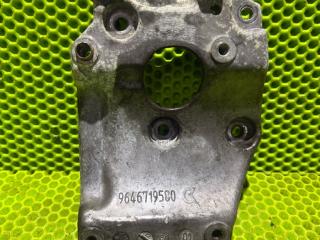 кронштейн компрессора кондиционера Volvo V40 2 поколение 2012, 1.6 л., D 4162 T, дизель, 9646719580