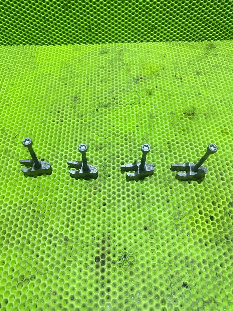 крепление форсунки Mercedes-Benz E-Класс W212/S212/C207/A207 2009, 2.1 л., дизель, 6510160238 - фото №1