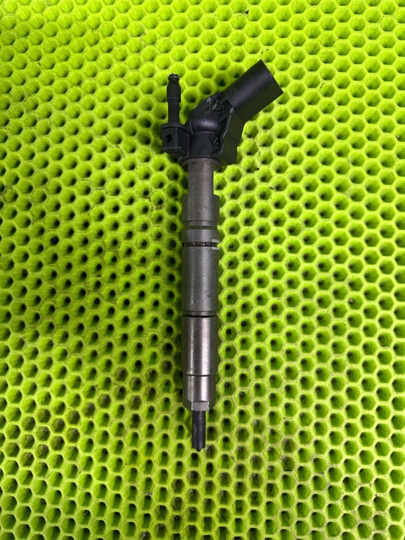 форсунка Mercedes-Benz M-Класс W164 2006, 3.0 л., дизель, A6420701387, 6420701387, A6420700587, 6420700587 - фото №1