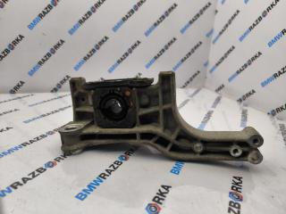 крепление стабилизатора / втулки стабилизатора Porsche Taycan 1 поколение 2022, электро, седан, полный привод, 9J1413357A