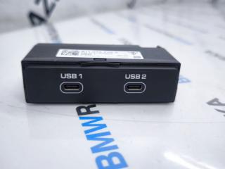разъем AUX / USB Porsche Taycan 1 поколение 2022, электро, седан, полный привод, 9J1035726A