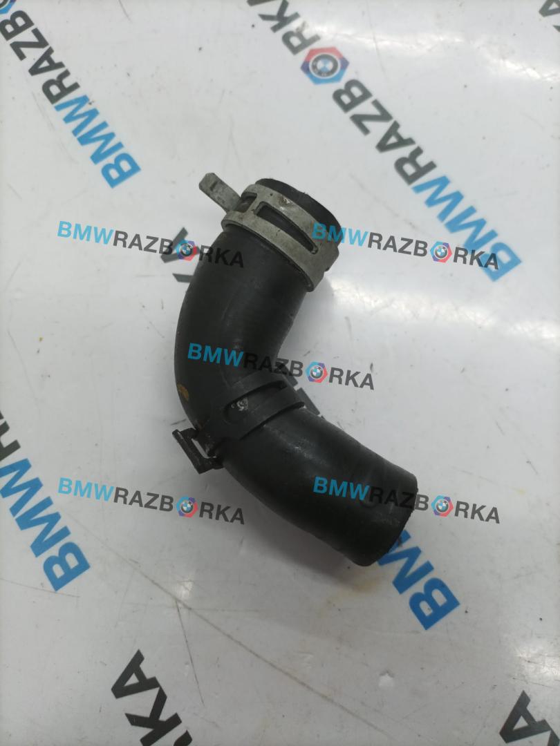 патрубок радиатора Porsche Taycan 1 поколение 2022, электро, седан, полный привод, 9J1121638 - фото №1