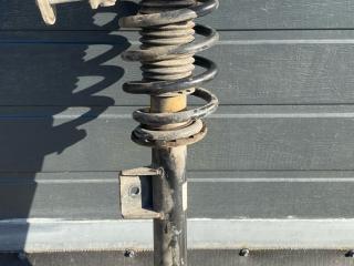 стойка передняя правая Tesla Model 3 1 поколение 2022, электро, задний привод, правый руль, 1044369-01-F, 1044369