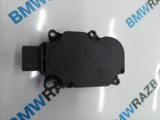 Моторчик жалюзи нижний Porsche Taycan 1 поколение 2022, электро, седан, полный привод, 95B965501AA, 95B965501