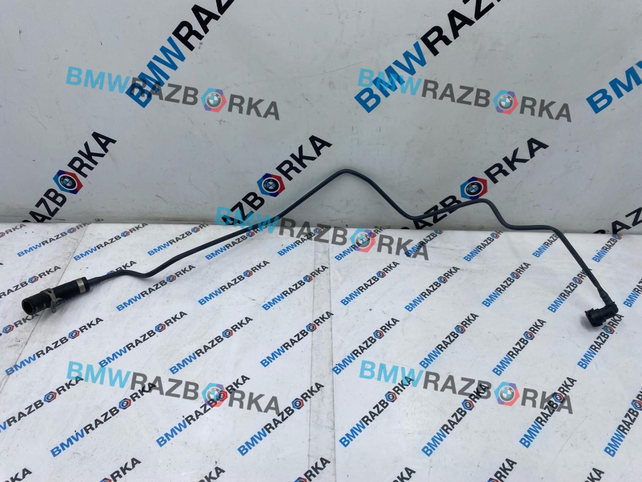 патрубок расширительного бачка Porsche Taycan 1 поколение 2022, электро, седан, полный привод, 9J1121517, 4K0121517 - фото №1