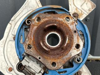 кулак задний правый Porsche Taycan 1 поколение 2022, электро, универсал, полный привод, правый руль, 9J0505436A, 971615612E