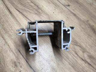 Кронштейн балки BMW i8 I12 2015, 1.5 л., гибрид, полный привод, 39306858270, 6858270