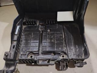 полка аккумулятора Renault Megane 2 поколение (2002 - 2006), 8200467409