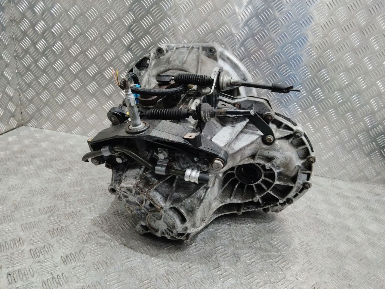 КПП механическая (МКПП) Renault Trafic 3 поколение 2014, 321018500R - фото №1