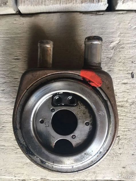 теплообменник масляного фильтра Renault Trafic 2 поколение 2005, 1.9 л., F9Q 760, дизель, МКПП, 1660067JG0, 21300-00Q0A, 2130000QAA, 2130000QAB, 21305AW300, 30616939, 3451394, 3460478, 3460721, 4402628, 4409704, 4435064, 701157, 73661, 7433507371, 7700114039, 7700114040, 7700852778, 7700855845, 8200806731, 9110628, 93160031, 93198456, CCL-RE-006, D4R003TT, M460478, M616939 - фото №1