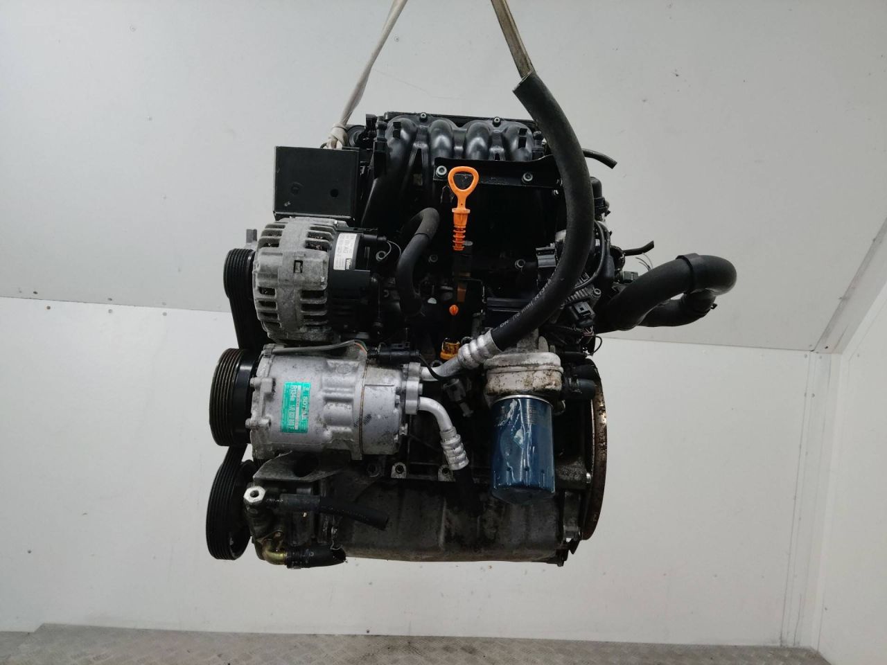 двигатель Volkswagen Golf 4 поколение 2000, 1.6 л., APF, бензин, АКПП, APF - фото №1