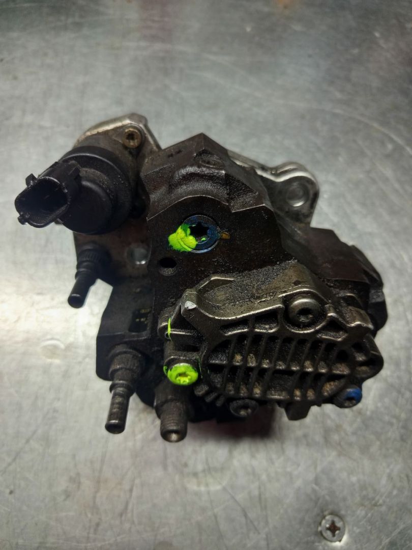 ТНВД Renault Trafic 2 поколение 2006, 2.5 л., G9U 630, дизель, МКПП, 0445010033, 9109203, 09109203, 8200041766, 8200170377, 8200457039, 8200586851, 8200613055, 0986437302 - фото №1