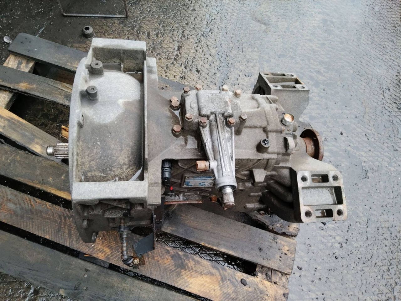 КПП механическая (МКПП) Mercedes-Benz Atego 1 поколение 2001, 4.2 л., дизель, МКПП, A6732606600 - фото №1