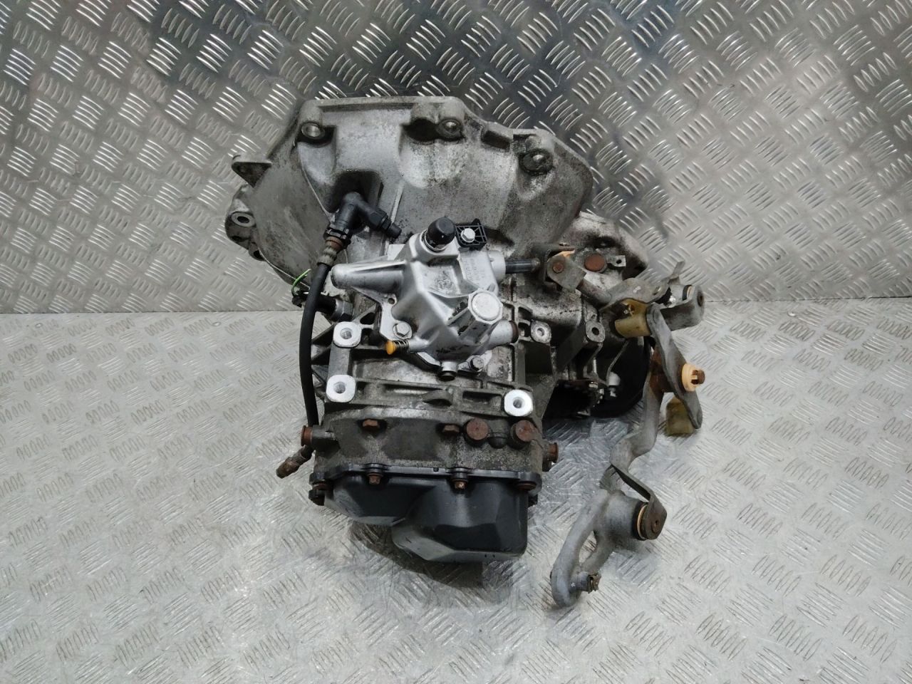 КПП механическая (МКПП) Opel Corsa D 2008, 1.2 л., A 12 XER, бензин, МКПП, W429, 55565177, B11281298AKTW429 - фото №1