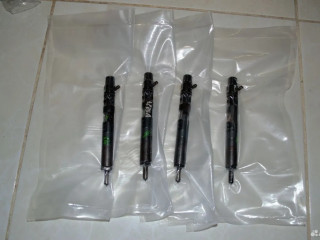 форсунка Renault Kangoo 1 поколение [рестайлинг] 2005, 1.5 л., K9K 714, дизель, EJBR03101D, EJBR05101D, EJBR05102D, 08854710, 08854910, 15710-84A52, 15710-84A52-000, 166001137R, 16600-00Q0J, 16600-00Q0M, 16600-00Q1L, 16600-00QAW, 28232251, 8200421359, 8200676774, 8200815416, ADN12804, H8200421897