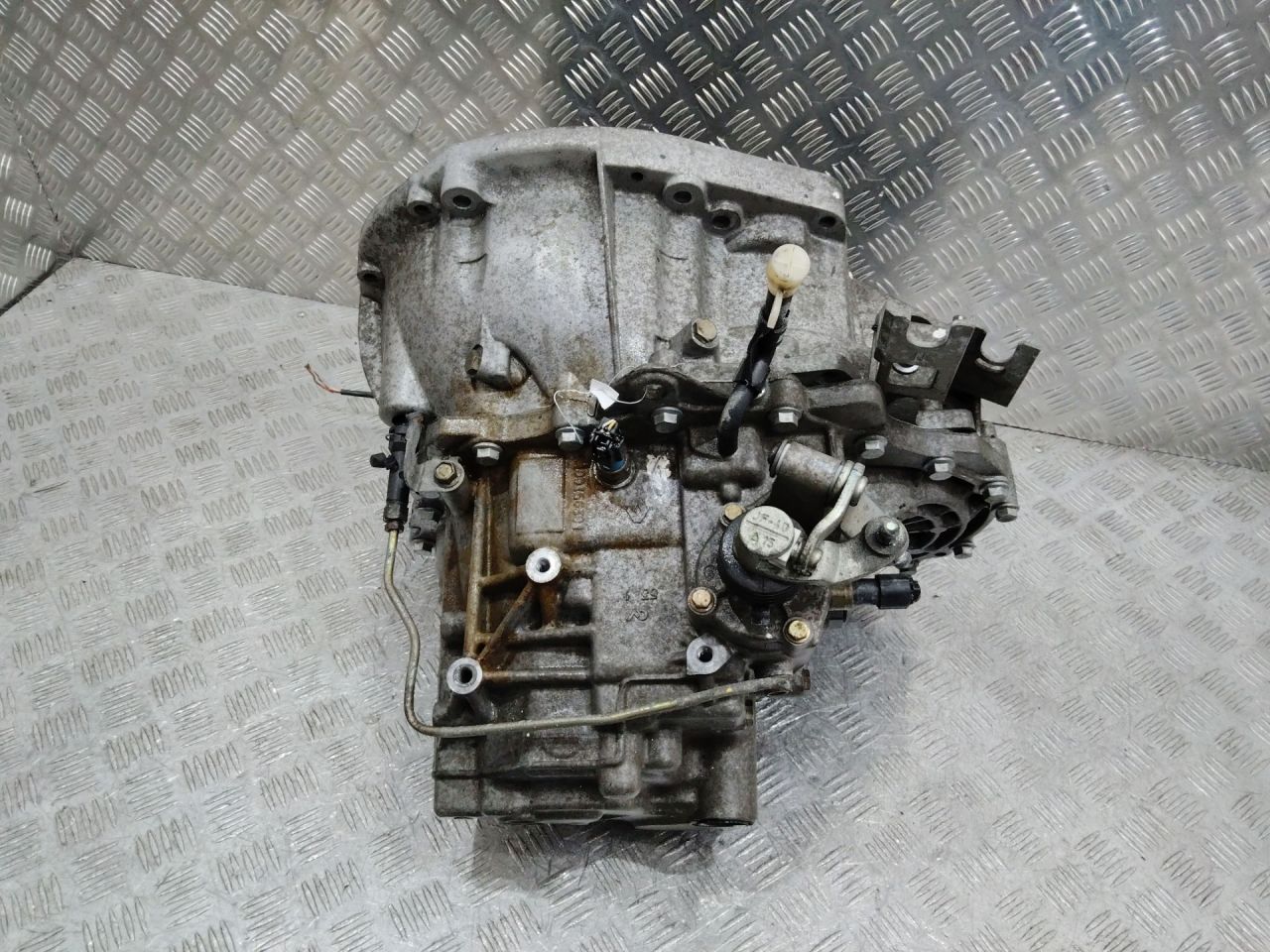 КПП механическая (МКПП) Renault Scenic 2 поколение 2006, 2.0 л., бензин, МКПП, ND0015, NDO015 - фото №1