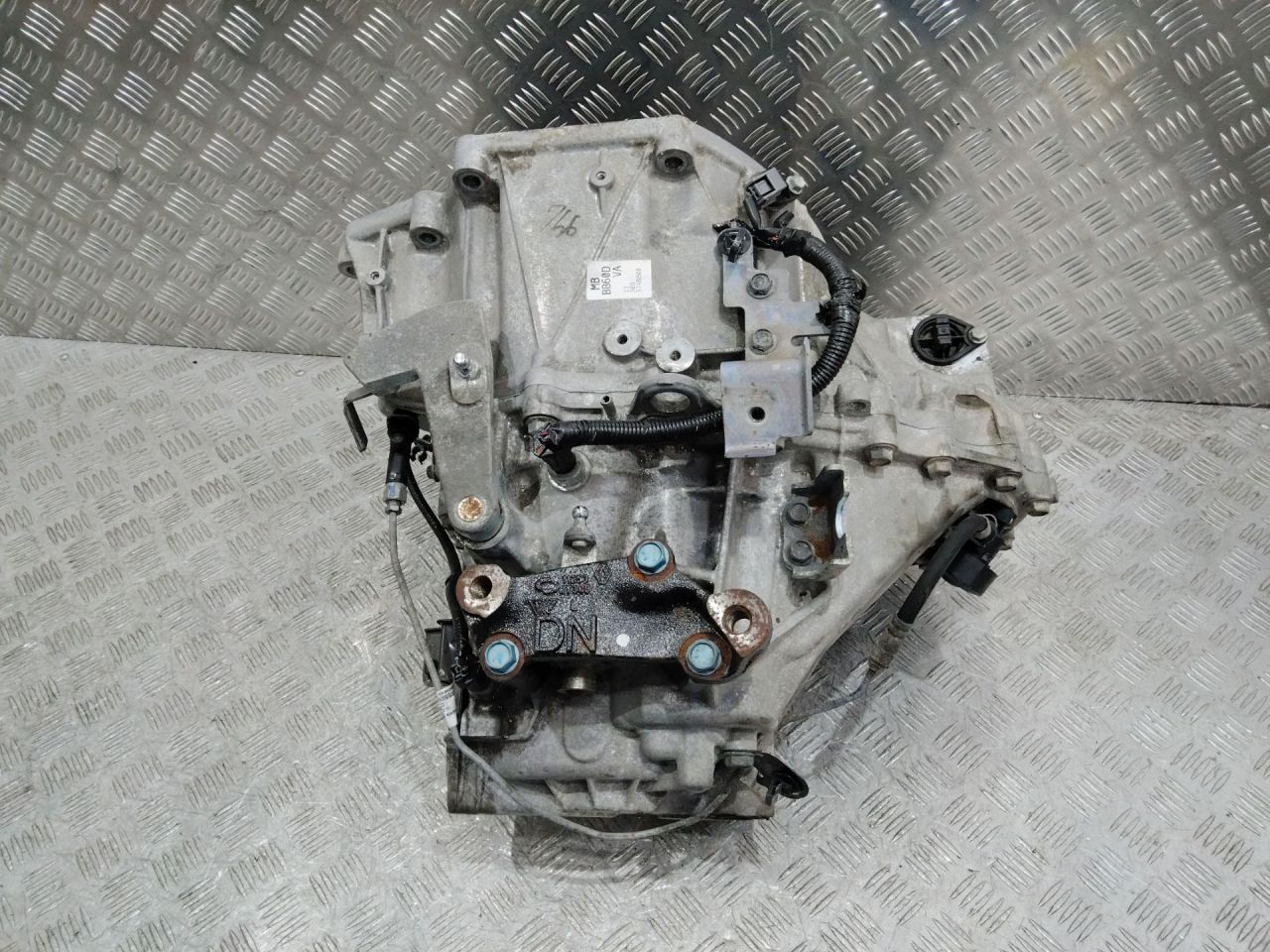 КПП механическая (МКПП) Nissan Qashqai 2 поколение 2013, 1.6 л., дизель, МКПП, BB60D, BB60DVA - фото №1