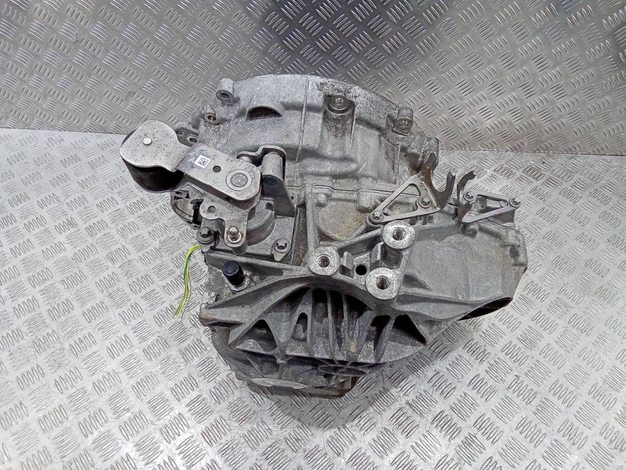 КПП механическая (МКПП) Mercedes-Benz A-Класс W176 2015, 1.5 л., дизель, МКПП, A1762610101, 2463608400 - фото №1