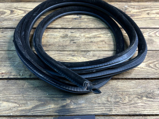 уплотнитель двери BMW 5 серия E60/E61 [рестайлинг] E60 2007, 3.0 л., N53 B30 A, бензин, АКПП, седан