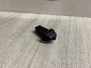 кнопка открытия лючка топливного бака BMW 7 серия E65/E66/E67 E65 2001, 3.6 л., N62 B36 A, бензин, АКПП, седан, 51178228939, 8228939