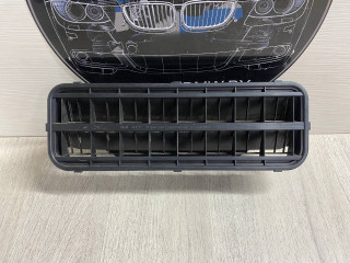 Решетка вентиляции кузова BMW 7 серия E65/E66/E67 E65 2001, 3.6 л., N62 B36 A, бензин, АКПП, седан, 64228386133, 8386133