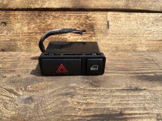 кнопка аварийной сигнализации BMW 3 серия E46 [рестайлинг] E46/2 2004, 2.0 л., N46 B20 A, бензин, МКПП, купе, 61318368920, 8368920