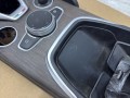 консоль салона Alfa Romeo Giulia 2 поколение [рестайлинг] 952 2020, 2.0 л., бензин, АКПП, белый, седан, полный привод - фото №7