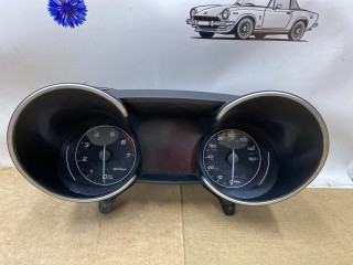 щиток приборов (приборная панель) Alfa Romeo Giulia 2 поколение 952 2017, 2.0 л., бензин, серый, седан