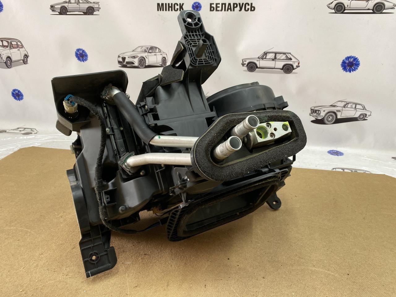 отопитель в сборе (печка) Fiat 124 Spider 1 поколение 2018, 1.4 л., бензин, МКПП, серый, родстер, задний привод - фото №1