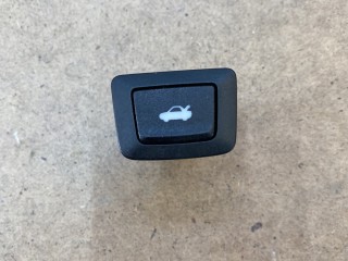 кнопка открытия багажника Fiat 124 Spider 1 поколение 2017, 1.4 л., бензин, АКПП, красный, родстер, задний привод