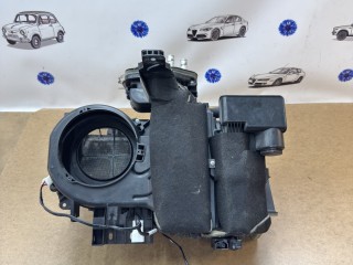 корпус отопителя (печки) Fiat 124 Spider 1 поколение 2017, 1.4 л., бензин, АКПП, красный, родстер, задний привод