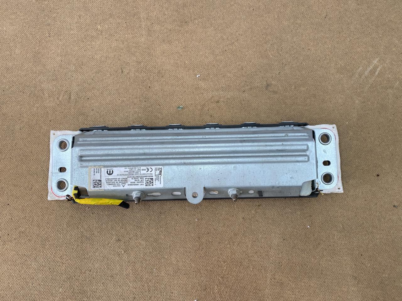 подушка безопасности коленная Alfa Romeo Giulia 2 поколение 952 2018, 2.0 л., бензин, АКПП, седан, полный привод, 00505439940 - фото №1