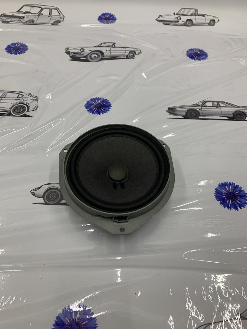 динамик Alfa Romeo Stelvio 949 2021, 2.0 л., бензин, АКПП, внедорожник 5 дв., 50564039, 50559757 - фото №1