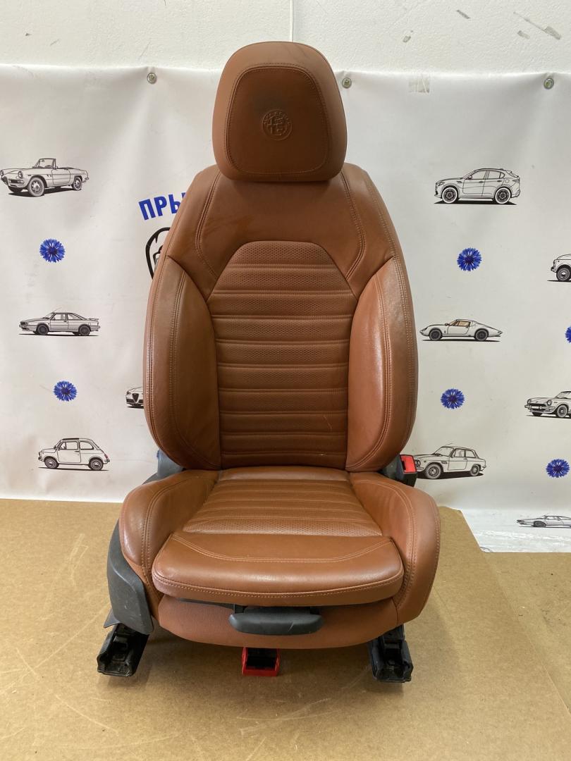 сиденье переднее Alfa Romeo Giulia 2 поколение 952 2018, 2.0 л., бензин, АКПП, седан, полный привод - фото №1