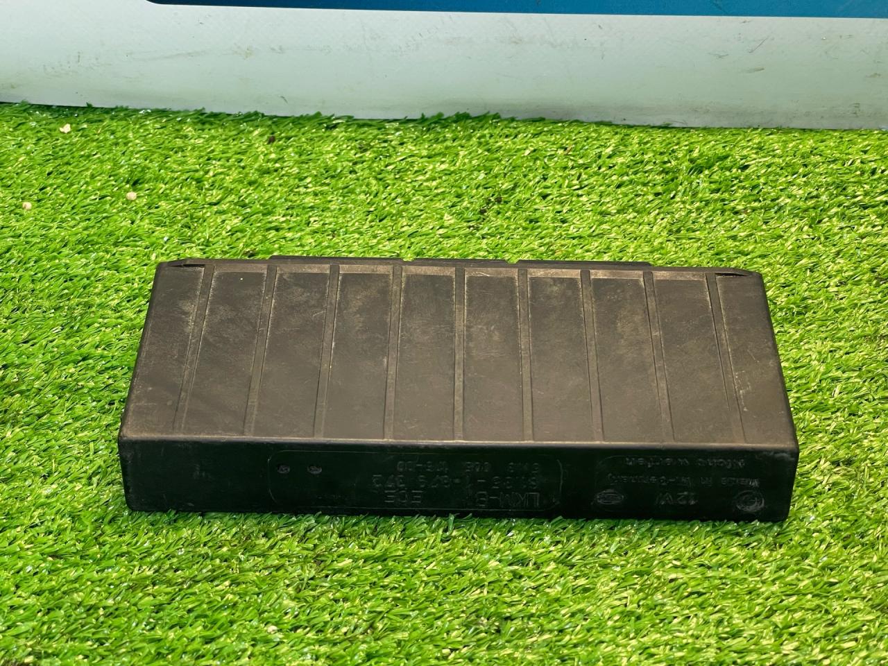 блок управления светом BMW 5 серия E34 1991, 2.0 л., M50 B20, бензин, МКПП, седан, задний привод - фото №1