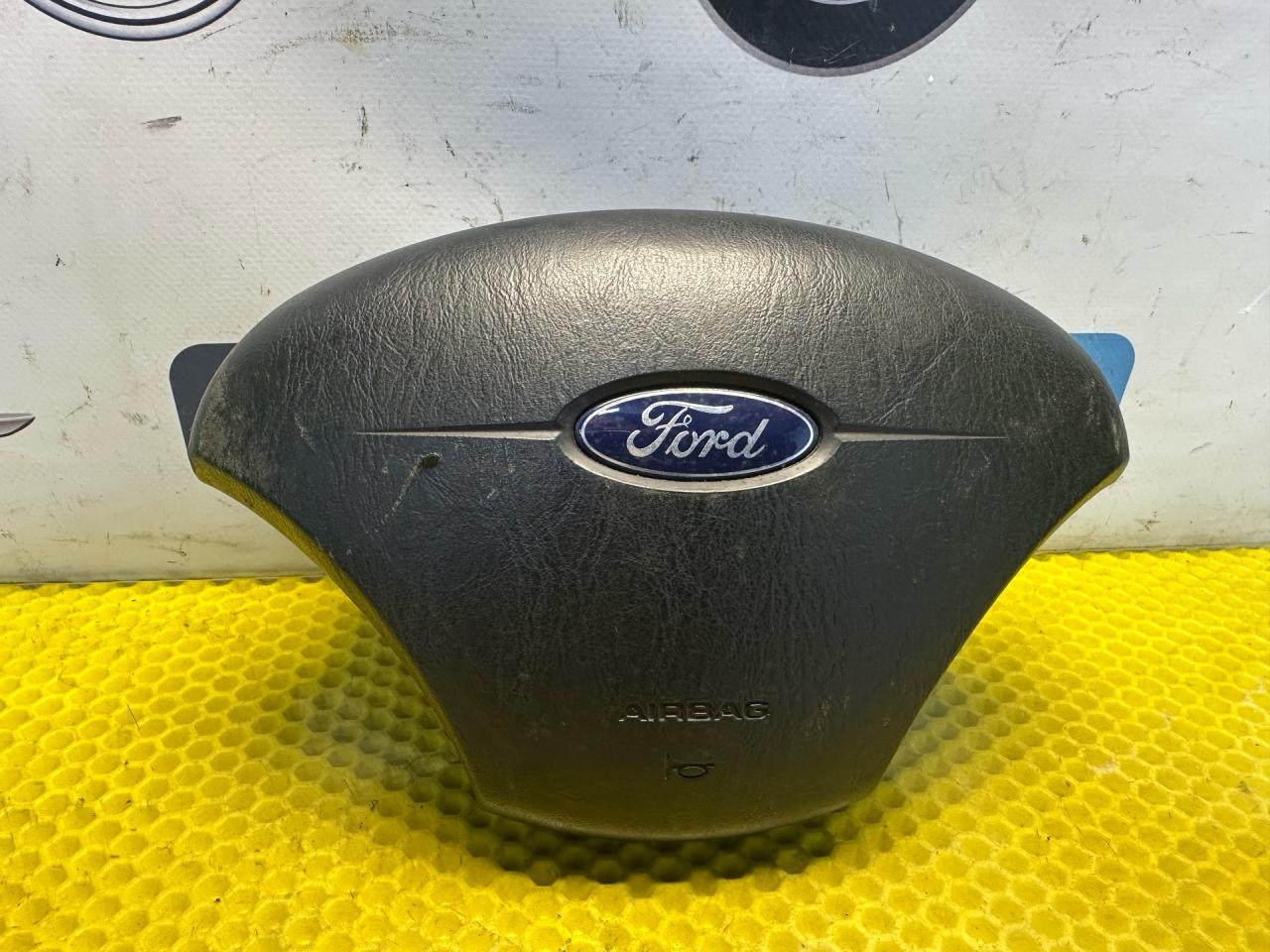 подушка безопасности водителя Ford Focus 1 поколение (1998 - 2001), 1.8 л., бензин - фото №1