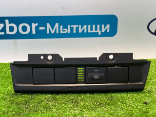 накладка декоративная Ford Focus 2 поколение BK 2006, 1.4 л., ASDB, бензин, желтый, купе, передний привод, 4M5113D734BC