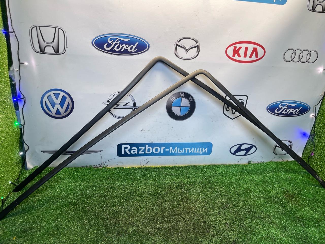 молдинг стекла BMW 5 серия E34 1991, 2.0 л., M50 B20, бензин, МКПП, седан, задний привод - фото №1