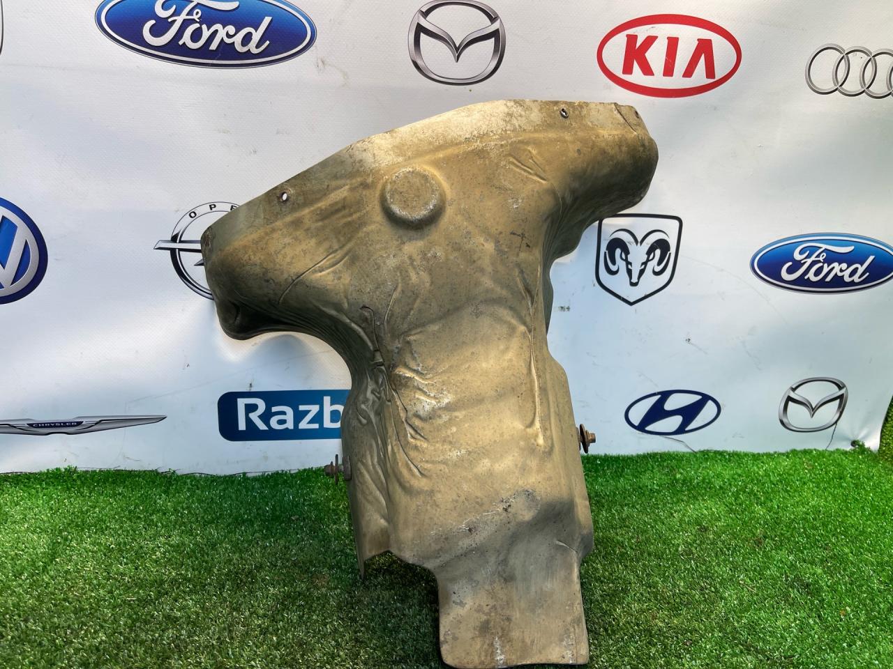 защита (экран) выпускного коллектора Ford Mondeo 3 поколение 2003, 2.0 л., бензин, МКПП, универсал, 1S7G-9N354-7K - фото №1