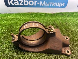 кронштейн полуоси Ford Focus 1 поколение [рестайлинг] 2003, 1.6 л., FYDA, бензин, МКПП, серебристый, седан, 23653K305AA