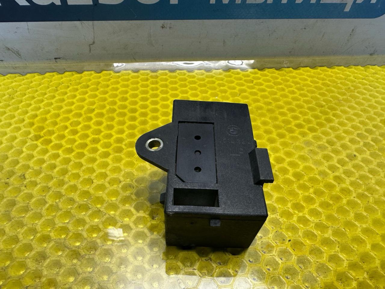 клема аккумуляторная BMW 5 серия E34 1990, 2.0 л., M50 B20 TU, бензин, МКПП, седан, 1714320 - фото №1