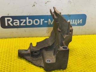 кронштейн генератора Ford Focus 1 поколение [рестайлинг] 2004, 2.0 л., EDDB, бензин, АКПП, седан, 98BB-10039