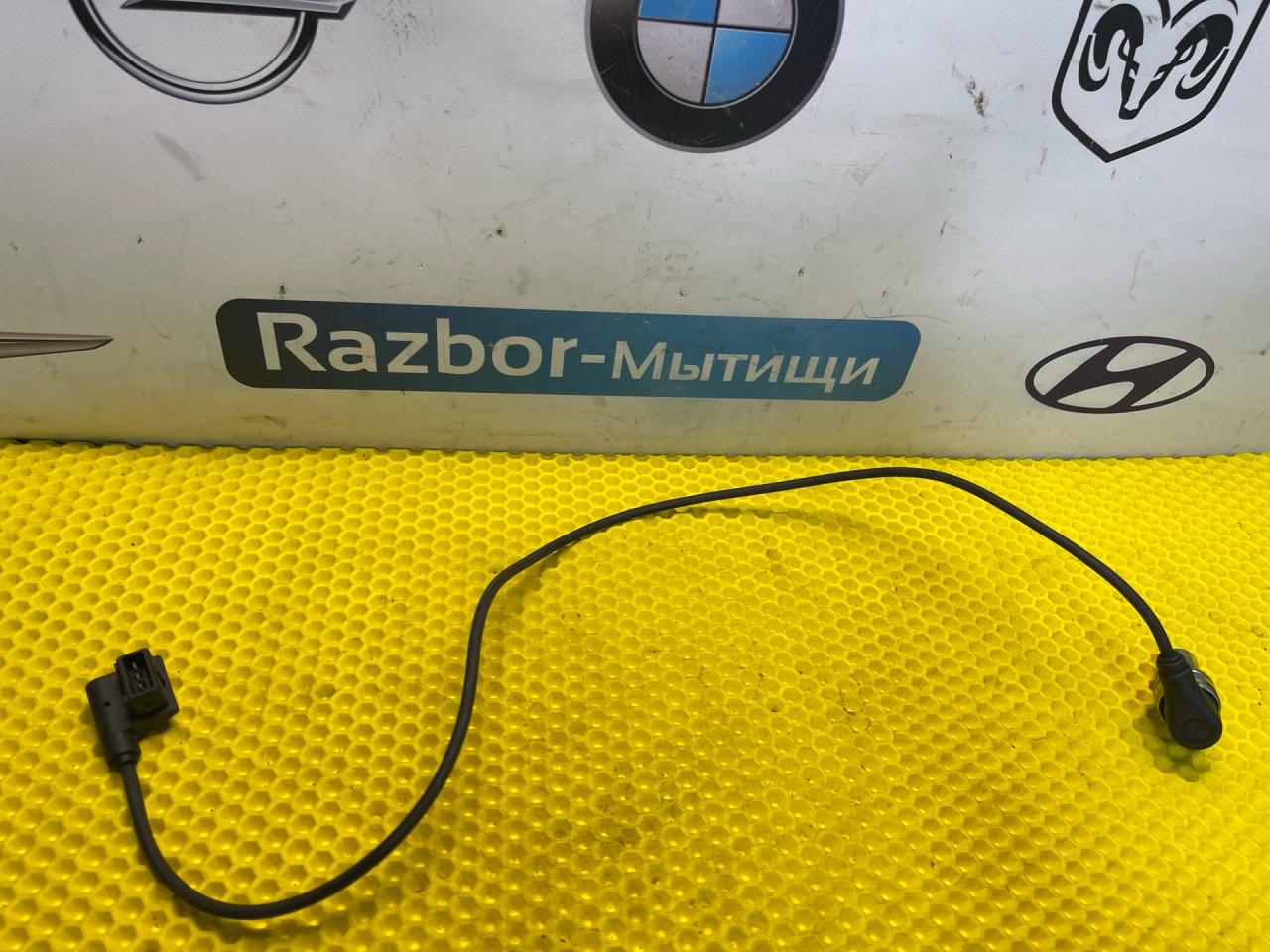 датчик коленвала BMW 5 серия E34 1991, 2.0 л., M50 B20, бензин, МКПП, седан, задний привод, 550453 - фото №1