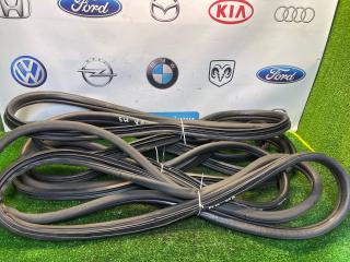 уплотнитель двери Ford Mondeo 3 поколение 2003, 2.0 л., бензин, МКПП, универсал