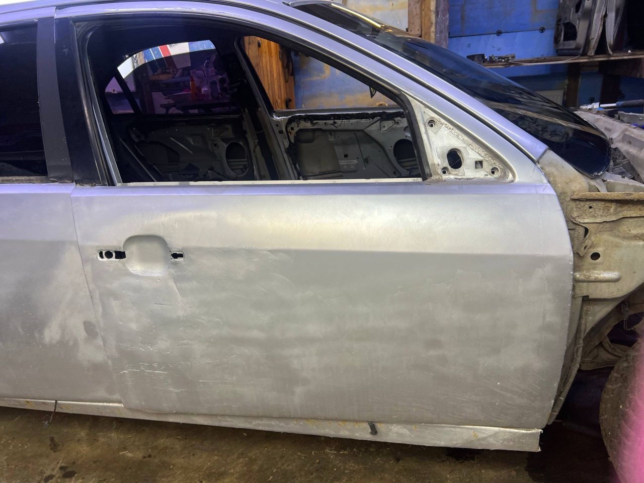 дверь передняя правая Ford Mondeo 3 поколение 2002, 2.0 л., бензин, МКПП, седан - фото №1