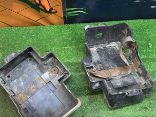 кронштейн ящика акб Ford Focus 1 поколение CAK 2001, 2.0 л., AODB, бензин, АКПП, седан, 98AB-10723-