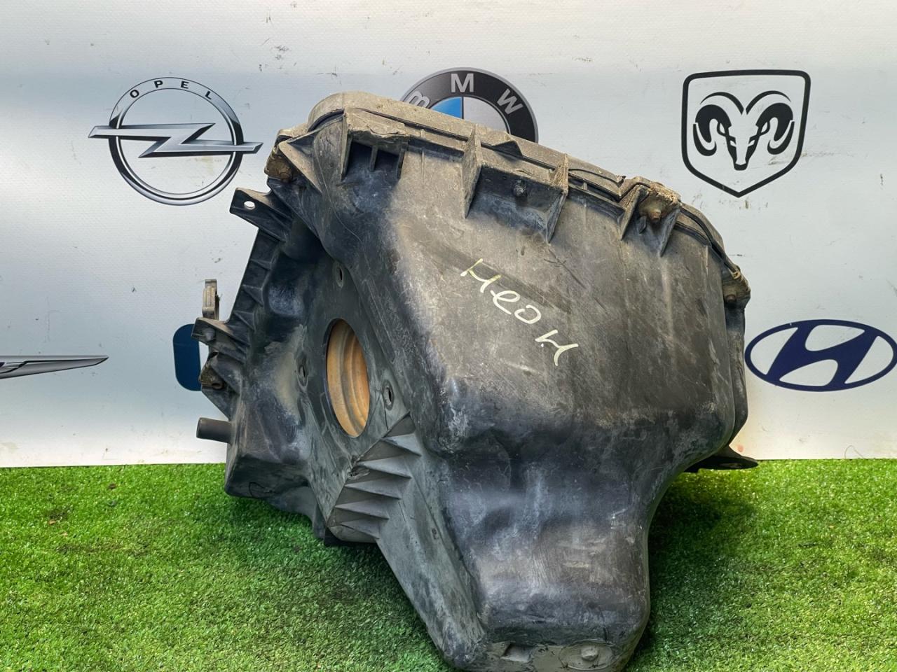 корпус воздушного фильтра Dodge Neon 2 поколение 2001, 2.0 л., ECB, бензин, АКПП, седан, 4891021AA - фото №1